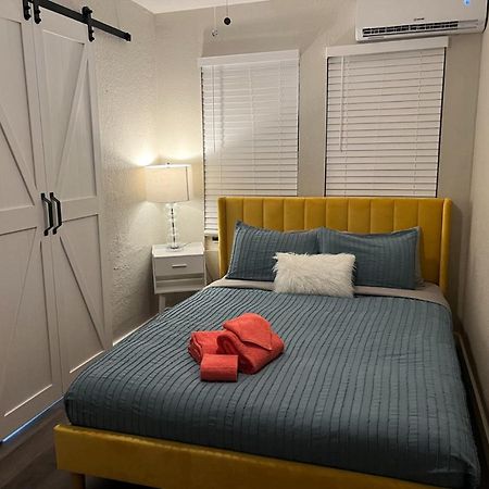 The Blue Wave Suite Unit C St. Petersburg Extérieur photo