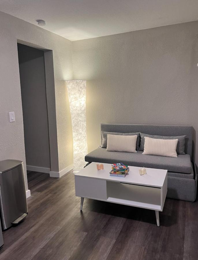 The Blue Wave Suite Unit C St. Petersburg Extérieur photo